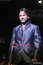Saif Ali Khan at Being Human Show in HDIL Day 2 on 13th Oct 2009 (6).JPG